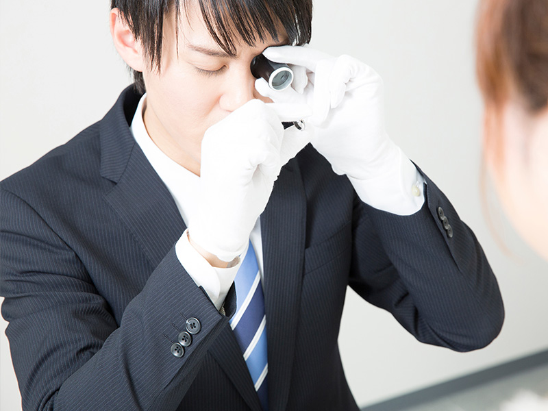 価値を正しく見極める安心査定。